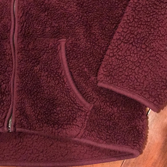 American eagle maroon Sherpa jacket - Picture 2 of 3